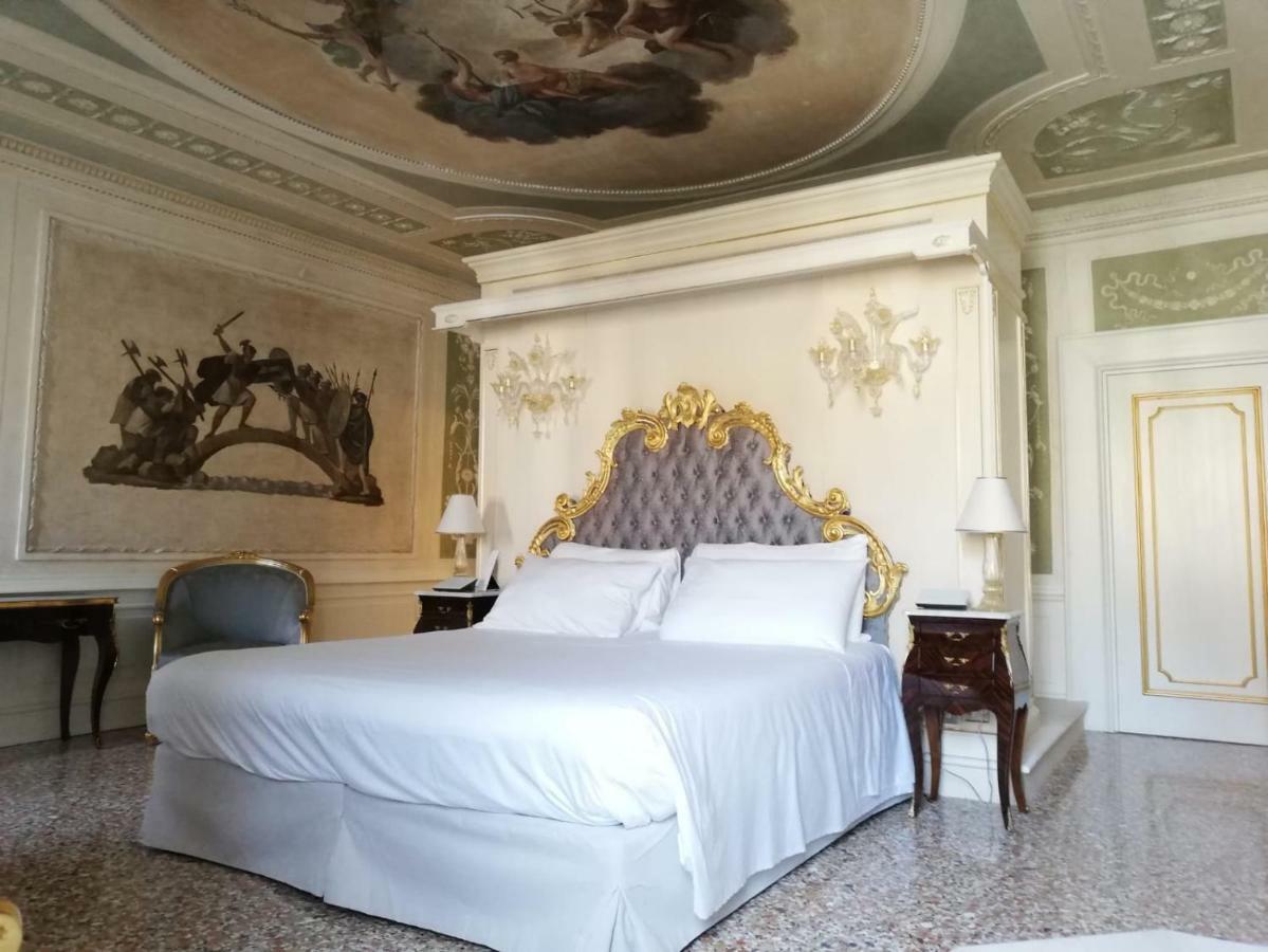 Junior Suite with Canal View